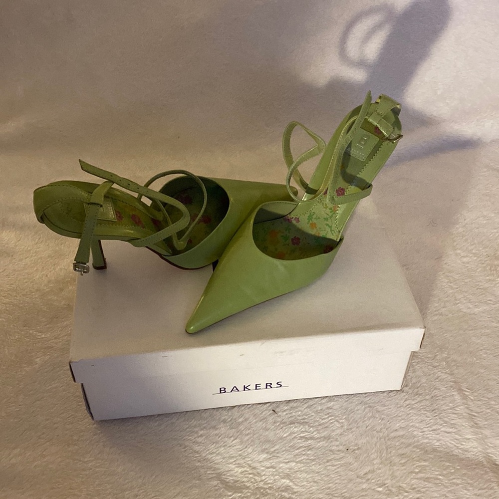 Bakers size seven green high heels, leather German sole made in chia.